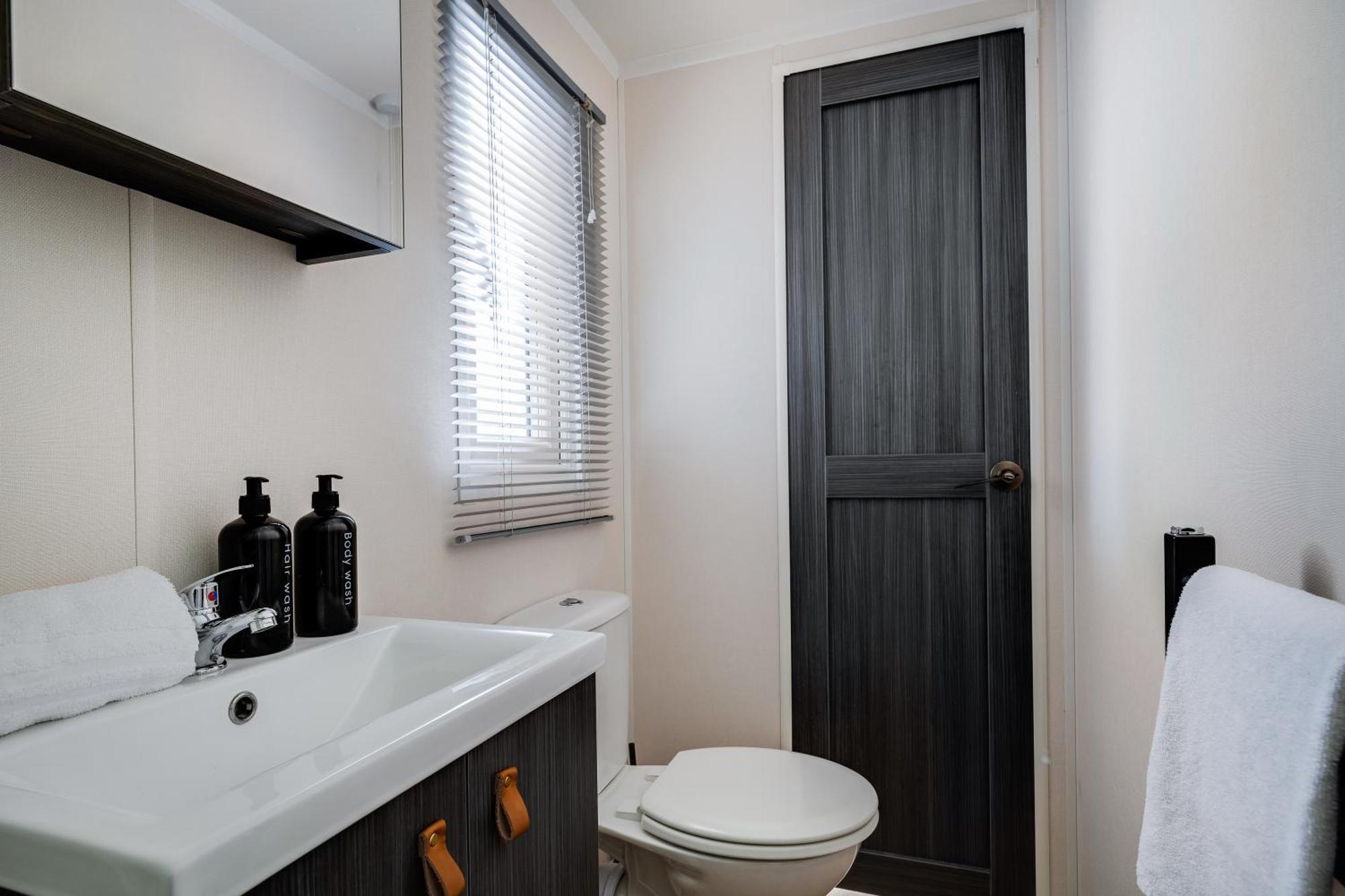Apartamento Veluwe Luxury With Private Sauna And Hot Tub - Swimming Pool Tennis Court Supermarket Bowling Alley Theatre And Entertainment For Children