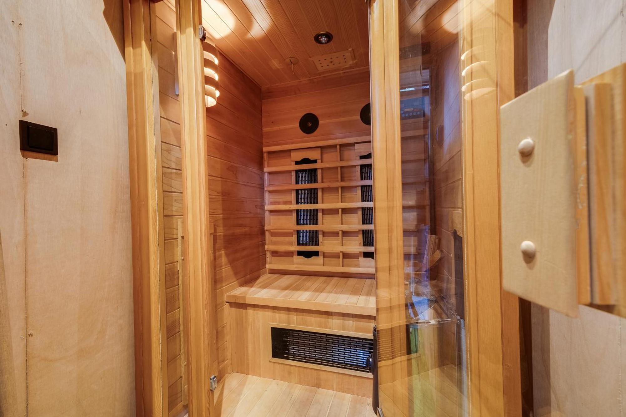 Veluwe Luxury With Private Sauna And Hot Tub - Swimming Pool Tennis Court Supermarket Bowling Alley Theatre And Entertainment For Children Apartamento Hoenderloo
